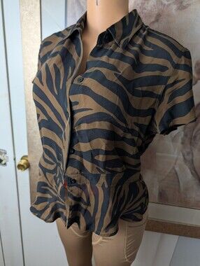 Nygard Collection 100% Silk zebra print short sleeve button-up blouse Sz 10p